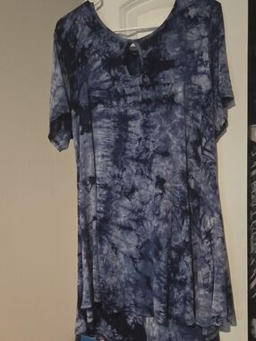 Women's Blue Tie-Dye Short Sleeve Shirt